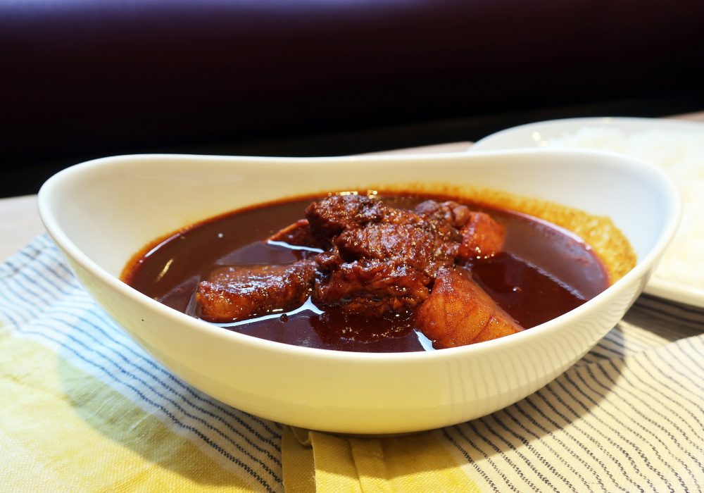 銀座店　3月のカレー「旨味たっぷり牛バラ肉のカシミールカレー」