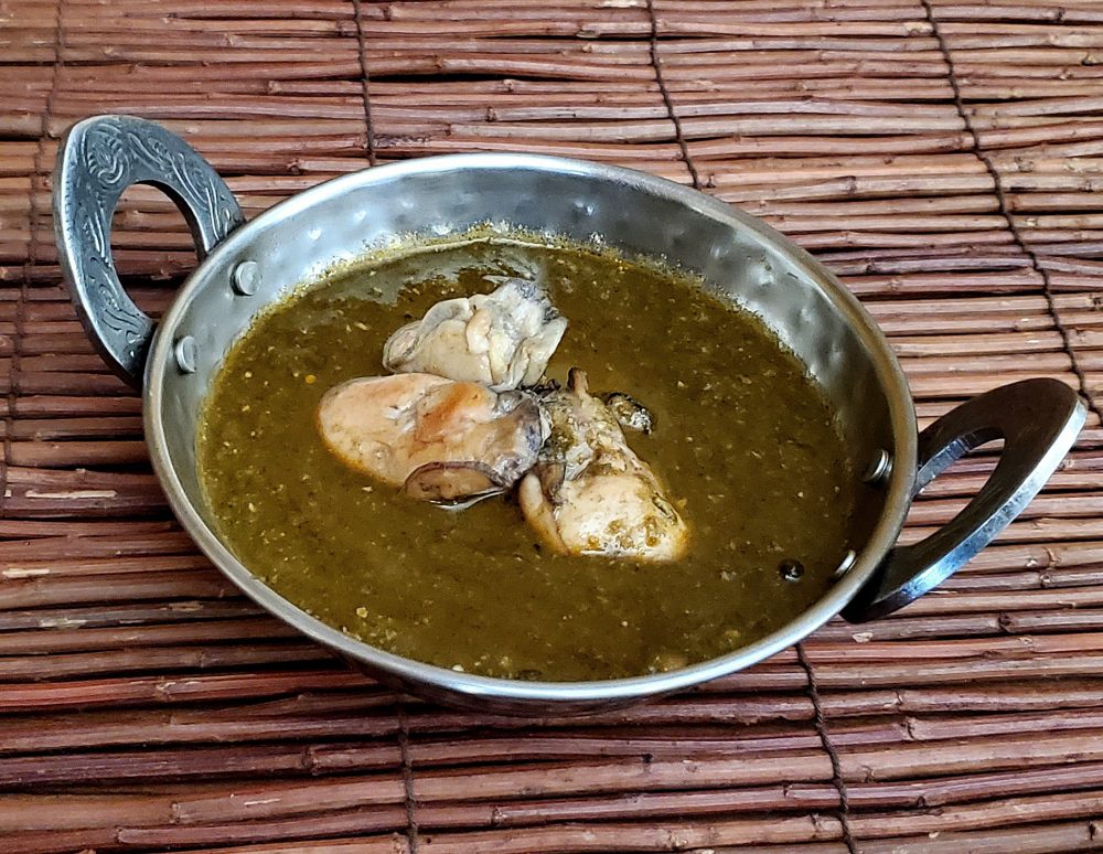 軽くスモークした牡蠣のサグカレー